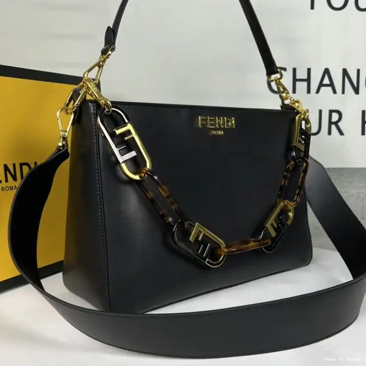 Vintage HOT In Leather Calf Shoulder Black Zip O'Lock Bag Fendi 0702